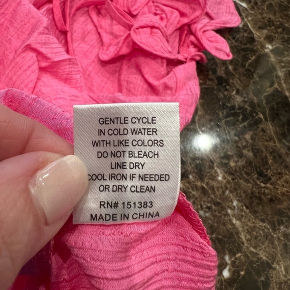 NWT Current Air RUFFLED SHOULDER SLEEVELESS BLOUSE- Pink- Size Small - Picture 11 of 11